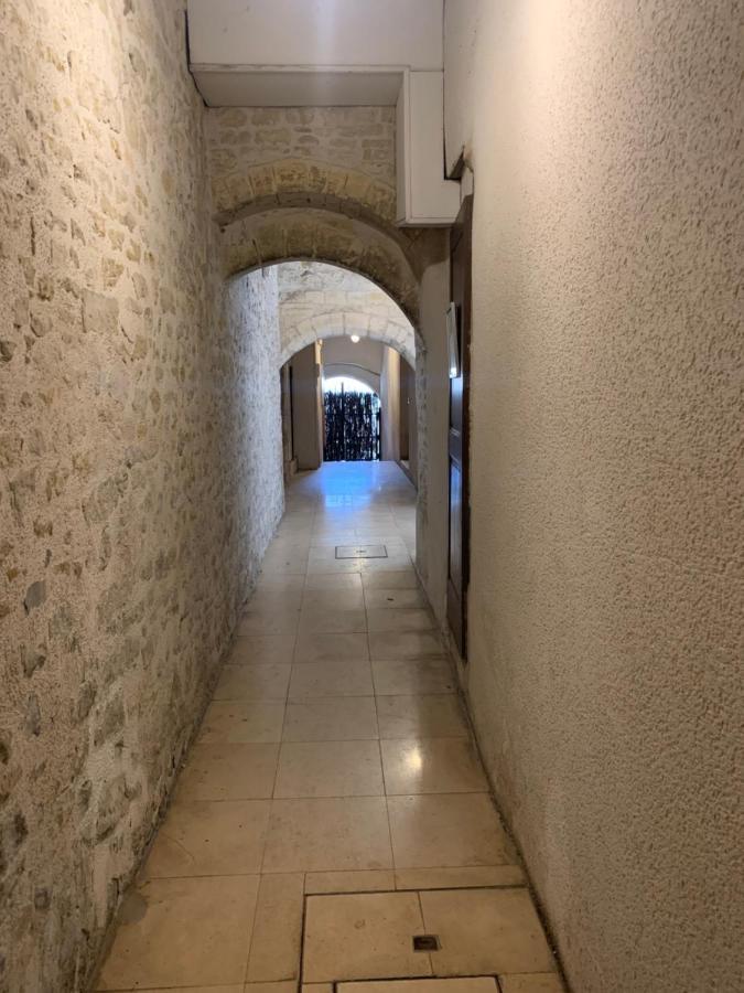 Charmant Appartement Renove バイユー エクステリア 写真